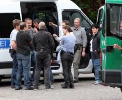 تسجيلٌ يكشف إساءاتٍ من جانب السلطات الإيطالية تجاه لاجئين سوريين