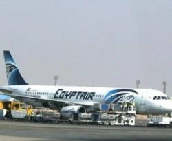 اسكتلندا تعتقل 5 سوريين بتهمة التهديد بحرق طائرة مصرية متوجهة إلى نيويورك