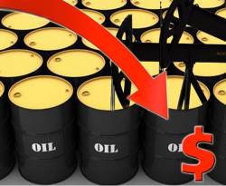 النفط يسجل أقل سعر في 5 سنوات ونصف بفعل تخمة المعروض