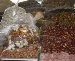 أسعار بعض أصناف المكسرات في حي الميدان بدمشق