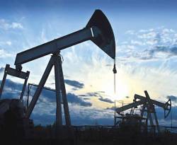 النفط قرب ذروة 2019 بفعل خفض المعروض وتفاؤل محادثات التجارة