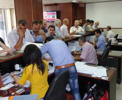 الدولار يحكم فواتير الكهرباء في مناطق سيطرة النظام.. والأرقام تصل إلى 5 أصفار