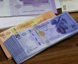 كيف أغلق سعر صرف الليرة مقابل الدولار، مساء الأحد؟