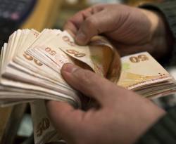 أسعار سلة من العملات العربية والأجنبية مقابل الليرة في نهاية الأسبوع