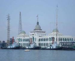 شركات تجارة السلع تنتظر تفاصيل من حكومة مصر بشأن مشروع عملاق