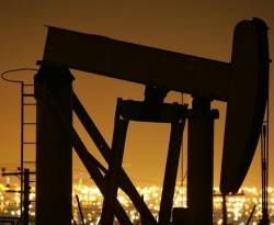 صعود النفط يفقد قوته الدافعة بعد مكاسب 3 أيام