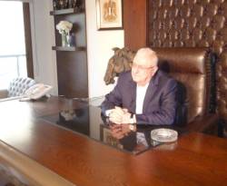 صحيفة أمريكية تعيد التذكير: روسي من أصل سوري هو حلقة الوصل 