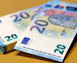 اليورو يهبط بعد إعلان جوبيه عدم خوض انتخابات الرئاسة