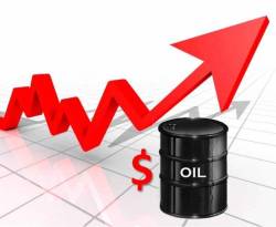 النفط يرتفع ويحقق أول مكسب أسبوعي في شهرين