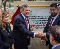 أصفري يضع حجر الأساس لمشروع خيري في إدلب