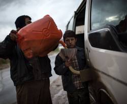 أنباء عن نية النظام رفع أسعار المازوت