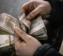 كيف أغلق سعر صرف الليرة مقابل الدولار مساء الثلاثاء؟